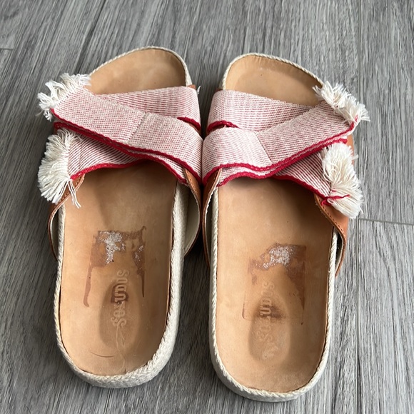 Red Fringe Criss Cross Sandals Soludos - Picture 5 of 8